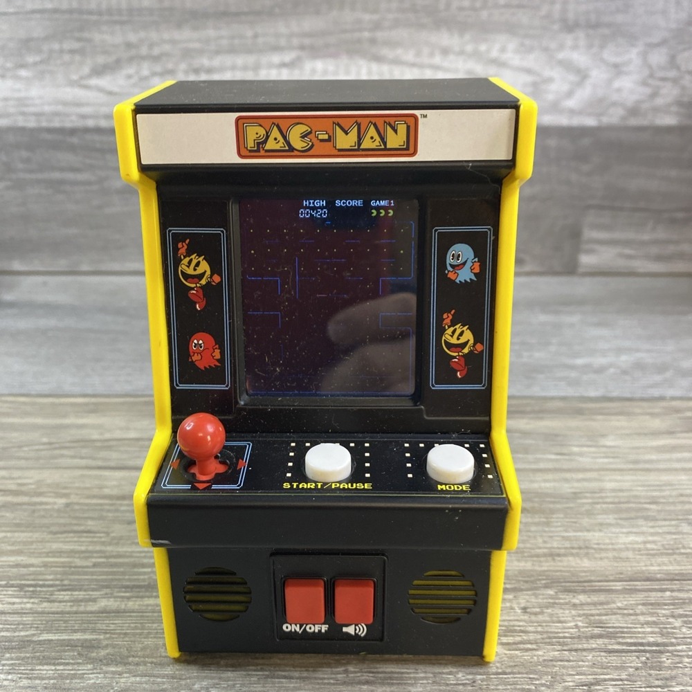 Basic‎ Fun Pac-Man Handheld Mini Arcade Game Bandai Namco Pacman Tested Working